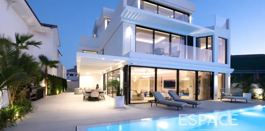 Villa in Palm Jumeirah, Dubai, VAE: 5 Schlafzimmer, 753 m2 Nr. 649937