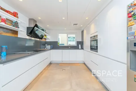 Villa en venta en The Lakes, Dubai, EAU 3 dormitorios, 362 m2 № 649934 - foto 8