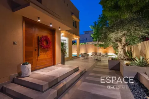 Villa en venta en The Lakes, Dubai, EAU 3 dormitorios, 362 m2 № 649934 - foto 19
