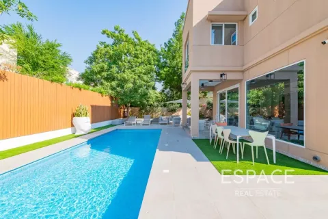 Villa en venta en The Lakes, Dubai, EAU 3 dormitorios, 362 m2 № 649934 - foto 16
