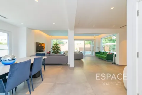 Villa en venta en The Lakes, Dubai, EAU 3 dormitorios, 362 m2 № 649934 - foto 4