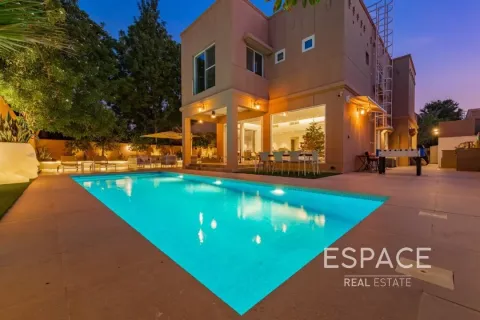 Villa en venta en The Lakes, Dubai, EAU 3 dormitorios, 362 m2 № 649934 - foto 2