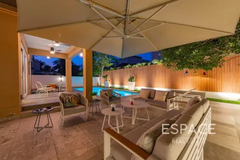 Villa en venta en The Lakes, Dubai, EAU 3 dormitorios, 362 m2 № 649934 - foto 14