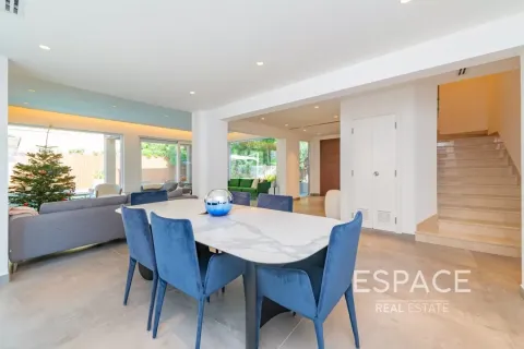 Villa en venta en The Lakes, Dubai, EAU 3 dormitorios, 362 m2 № 649934 - foto 6