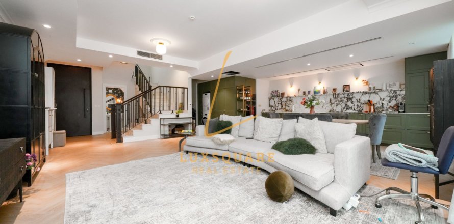 Vila u Motor City, Dubai, UAE 240 m2, 3 spavaćih soba Br. 766640