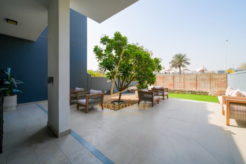 Vila u Motor City, Dubai, UAE 3 spavaćih soba, 240 m2 Br. 766640 - fotografija 27