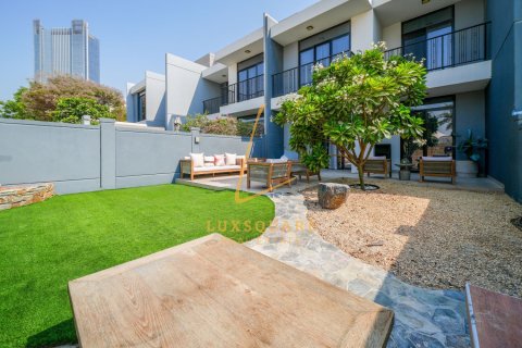 Vila u Motor City, Dubai, UAE 3 spavaćih soba, 240 m2 Br. 766640 - fotografija 28