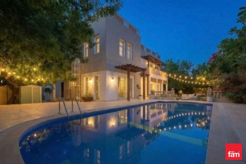 וילה ב Dubai, איחוד האמירויות 5 חדרי שינה, 861.4 מ