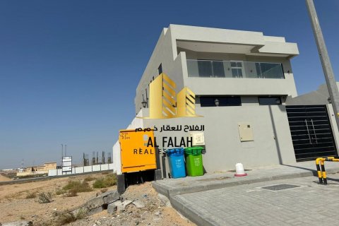 Land in Tilal City, Sharjah, UAE 236 sq.m. № 603793 - photo 11