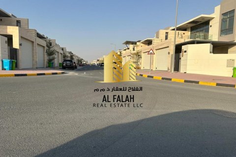 Land in Tilal City, Sharjah, UAE 236 sq.m. № 603793 - photo 2