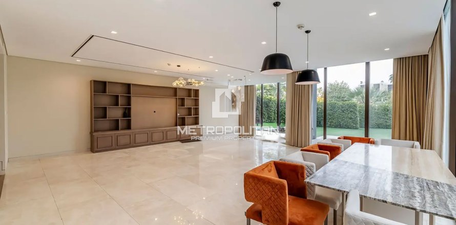 Villa itt: Jumeirah, Dubai, EAE, 5 hálószoba, 540 m², azonosító: 592291