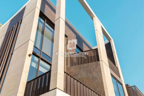 Vilë në Jumeirah, Dubai, Emiratet e Bashkuara Arabe 5 dhoma gjumi, 540 m2. № 592291 - Foto 1
