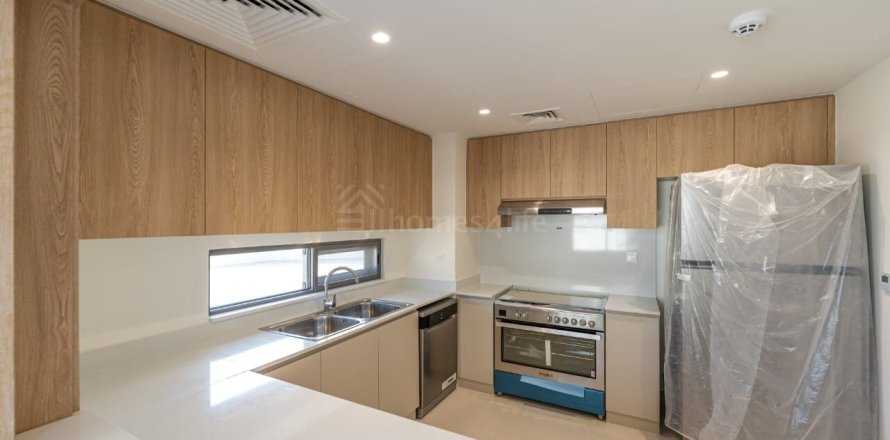 Rumah bandar di Dubai South (Dubai World Central), Dubai, UAE 4 bilik tidur, 334 meter persegi № 740651