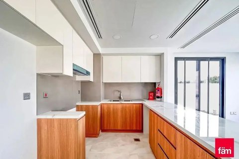 Vila di Dubai, UEA 4 kamar tidur, 305.4 m2 nomor 694357