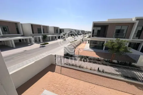Townhouse in Dubai, UAE 4 bedrooms, 280 sq.m. № 712611