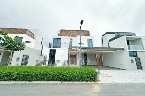 Vila v Al Warsan, Dubai, SAE 4 spálne, 449 m2 č. 712613