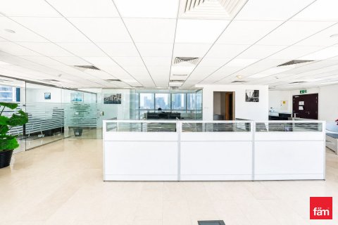Üürile anda kontor asukohaga Dubai, AÜE: 101.4 m² Nr 722659 - pilt 5