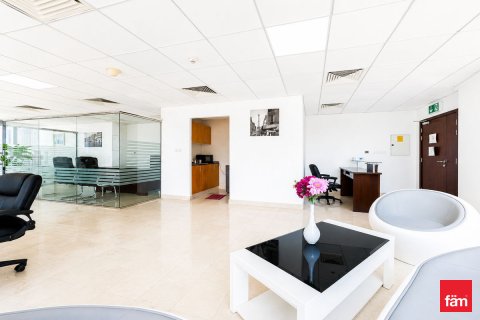 Üürile anda kontor asukohaga Dubai, AÜE: 101.4 m² Nr 722659 - pilt 3