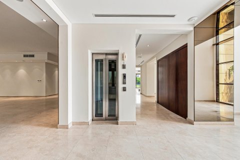 Vila u Al Barsha, Dubai, UAE 5 spavaćih soba, 3716.12 m2 Br. 759867 - fotografija 9