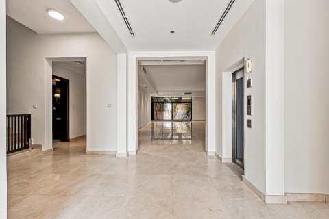 Vila u Al Barsha, Dubai, UAE 5 spavaćih soba, 3716.12 m2 Br. 759867 - fotografija 5