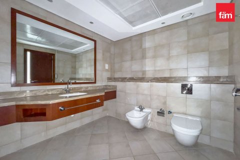 Apartment in Dubai, UAE 3 bedrooms, 241.5 sq.m. № 763800 - photo 29