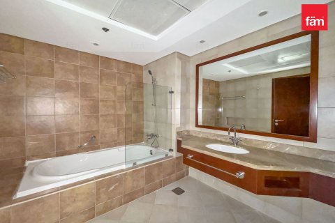 Apartment in Dubai, UAE 3 bedrooms, 241.5 sq.m. № 763800 - photo 26
