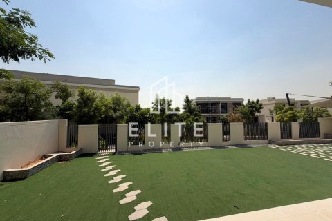 Vila v Tilal Al Ghaf, Dubai, SAE 5 spální, 520 m2 č. 736532 - Fotografia 10