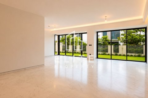 Villa in Tilal Al Ghaf, Dubai, UAE 5 bedrooms, 520 sq.m. № 736532