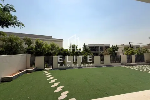 Vilë në Tilal Al Ghaf, Dubai, Emiratet e Bashkuara Arabe 5 dhoma gjumi, 520 m2. № 736532 - Foto 13