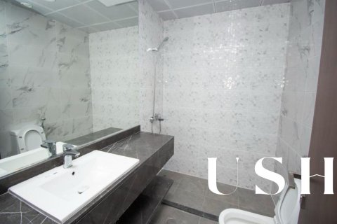 Apartment in Al Furjan, Dubai, UAE 2 bedrooms, 130 sq.m. № 621097 - photo 11