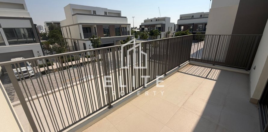 Vila u gradu Tilal Al Ghaf, Dubai, UAE 3 spavaće sobe, 140 m2 Br. 736575