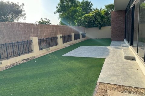 Vila u DAMAC Hills (Akoya by DAMAC), Dubai, UAE 5 spavaćih soba, 450 m2 Br. 696626 - fotografija 3