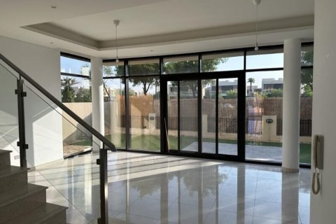 Villa i DAMAC Hills (Akoya by DAMAC), Dubai, Emiratene 5 soverom, 450 kvm nr. 696626