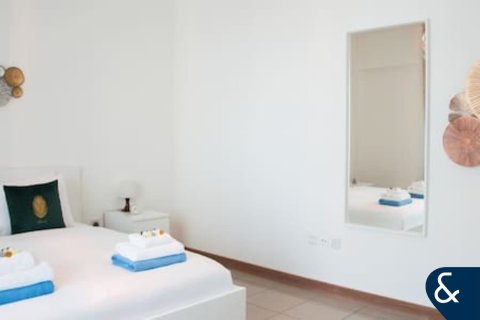 Lägenhet till försäljning i Dubai Marina, Dubai, UAE 2 sovrum, 129 kvm Nr. 666430 - fotografi 14