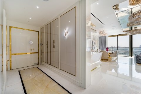 Apartment in Palm Jumeirah, Dubai, UAE 3 bedrooms, 317 sq.m. № 734174 - photo 24
