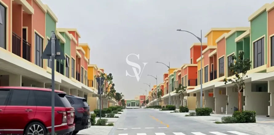 Townhouse i Damac Lagoons, Dubai, UAE 5 soveværelser, 287 kvm № 720099