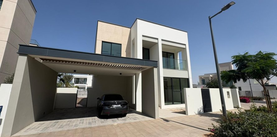 Villa asukohaga Dubai, AÜE: 4 magamistoaga, 422 m² Nr 766174