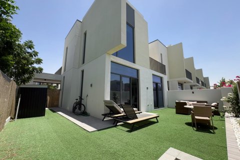 Müüa ridamaja asukohaga Dubai, AÜE: 4 magamistoaga, 248 m² Nr 766175 - pilt 1