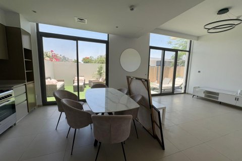 Müüa ridamaja asukohaga Dubai, AÜE: 4 magamistoaga, 248 m² Nr 766175 - pilt 4