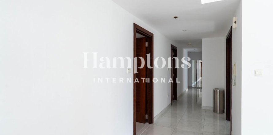 Apartment in Dubai Marina, Dubai, UAE 3 bedrooms, 213.402 sq.m. № 659373