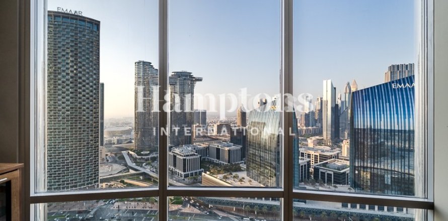 Apartamento en Burj Khalifa, Dubai, EAU 2 dormitorios, 152.27 m² № 659372