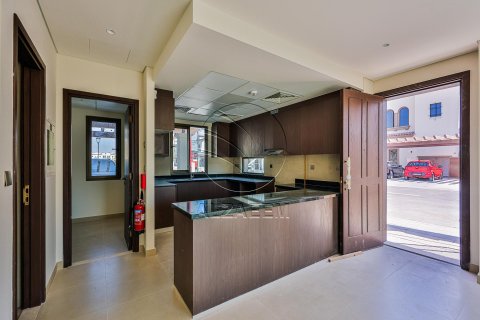 Townhouse in Khalifa City, Abu Dhabi, UAE 3 bedrooms, 172 sq.m. № 615133 - photo 6