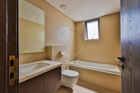 Townhouse in Khalifa City, Abu Dhabi, UAE 3 bedrooms, 172 sq.m. № 615133 - photo 14