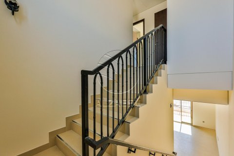Townhouse in Khalifa City, Abu Dhabi, UAE 3 bedrooms, 172 sq.m. № 615133 - photo 10