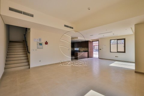 Townhouse in Khalifa City, Abu Dhabi, UAE 3 bedrooms, 172 sq.m. № 615133 - photo 2