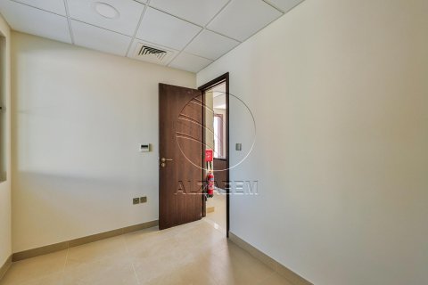 Townhouse in Khalifa City, Abu Dhabi, UAE 3 bedrooms, 172 sq.m. № 615133 - photo 8