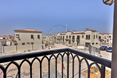 Townhouse in Khalifa City, Abu Dhabi, UAE 3 bedrooms, 171 sq.m. № 615134 - photo 18