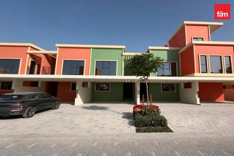 Řadový dům v Dubai, SAE 4 ložnice, 144 m² Č.: 753289