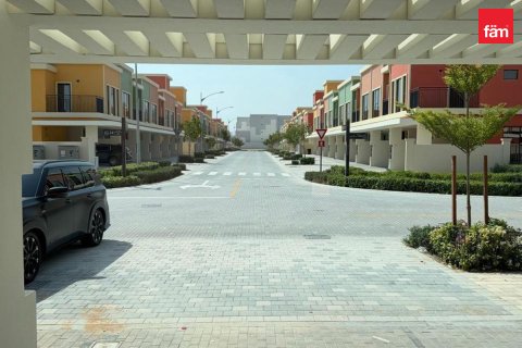 Villetta a schiera in affitto a Dubai, EAU 4 camere da letto, 144 mq. № 753289 - foto 10