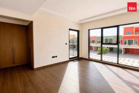 Villetta a schiera in affitto a Dubai, EAU 4 camere da letto, 144 mq. № 753289 - foto 2